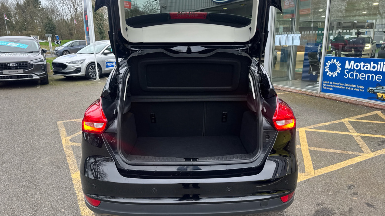 Ford Focus 1.0 EcoBoost 125 Titanium 5dr Petrol Hatchback